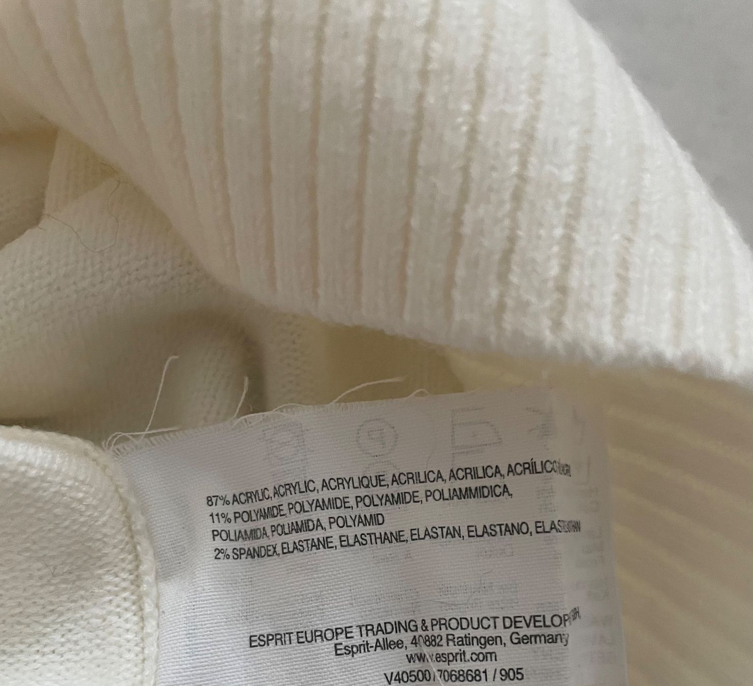Esprit Maglioni & Felpe: Esprit EDC, toller Pullover mit tiefem V-Ausschnitt, Gr. M – Usato da Niederweningen venduto da baghirac 5