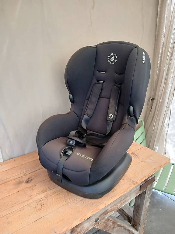 Maxi-Cosi Seggiolini per auto: Maxi-Cosi Autositz 9-18kg – Usato da Buchackern venduto da ouagadugu