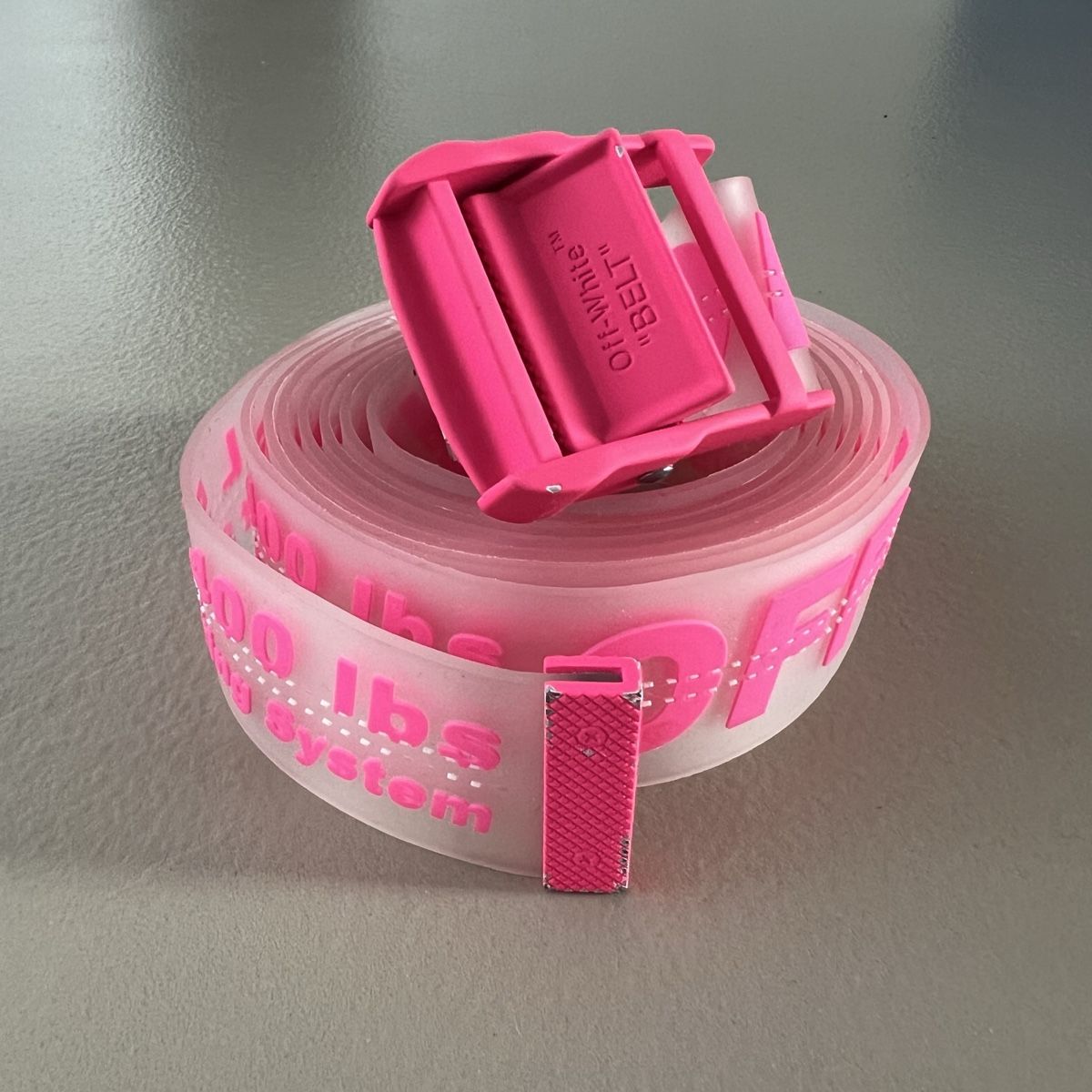 Off-White Cinture: OFF-WHITE Industrial Logo Rubber Belt 💖 – Usato da Zürich venduto da ClosetQueen 1