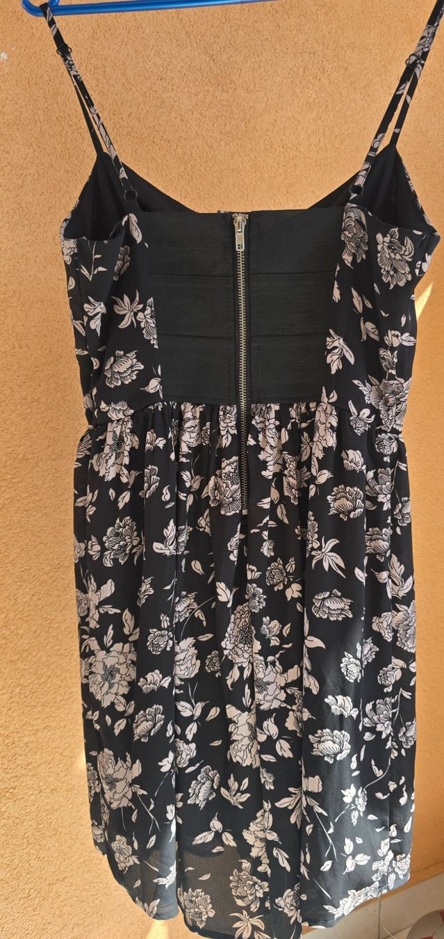 Tally Weijl Vestiti: Kleid Blumenmuster Schnürung Grösse S – Usato da Meggen venduto da everydaysale 1
