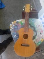 Vintage accoustic guitalele