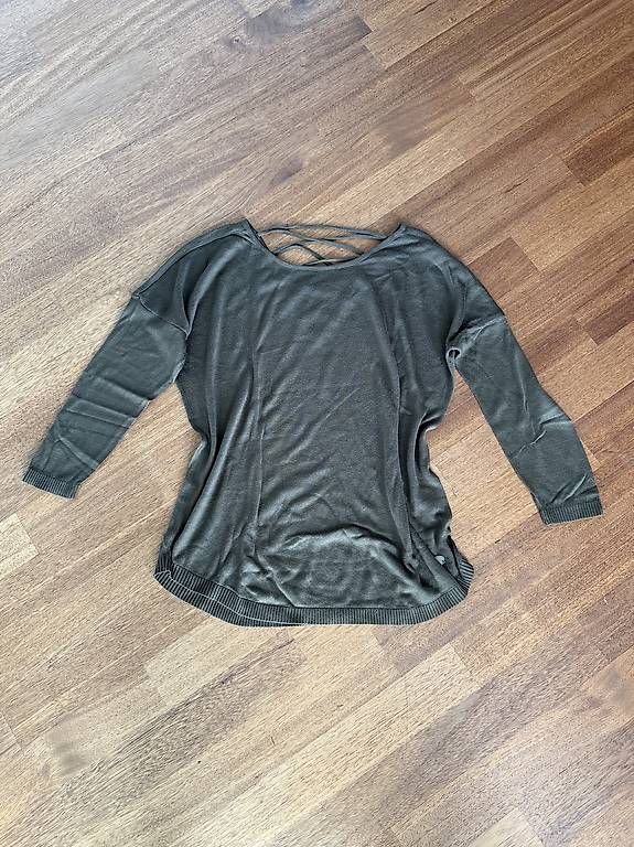 Maglioni & Felpe: leichter Pullover / Pulli / Shirt 3/4 Arm - grün / olive – Usato da St. Niklausen LU venduto da Sundy01