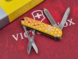 Victorinox Classic SD "Sweet Bee" Sonderedition