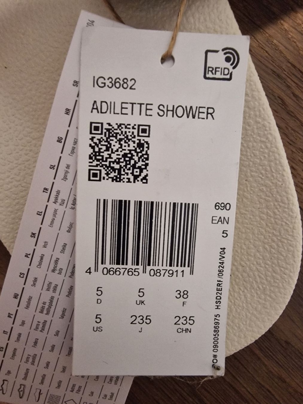 Adidas Chaussures femmes: Neue Adiletten mit Leo-Muster – Neuf avec emballage d'origine à Köniz par nicolegru 1