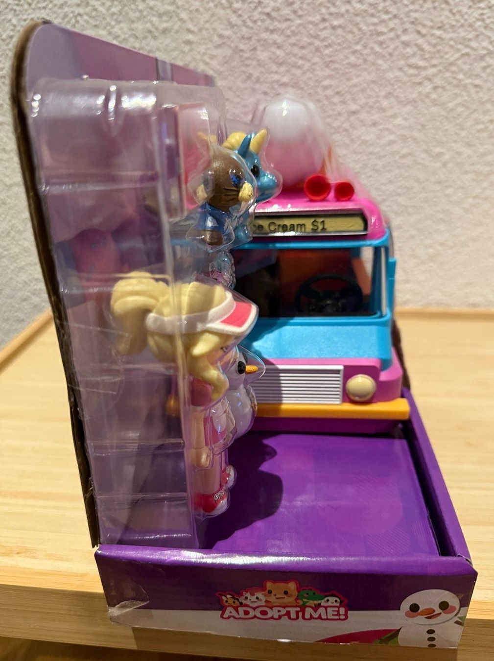 Giocattoli: Adopt Me - Ice Cream Truck – Nuovo (secondo la descrizione) da Luzern venduto da Dj_alexey 3