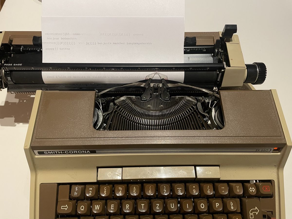 Macchine da scrivere: Machine à écrire électrique Smith Corona vintage – Usato da Vallorbe venduto da gtornado80 1
