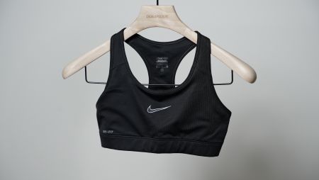 Nike Sport BH Bralette Sportswear Damen schwarz Bustier