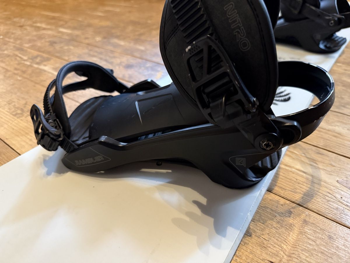Snowboard Nitro Boards: Nitro Snowboard 154cm mit Bindung grösse M preisVerhandelbar – D'occasion à Rodersdorf par Everything.ch 2