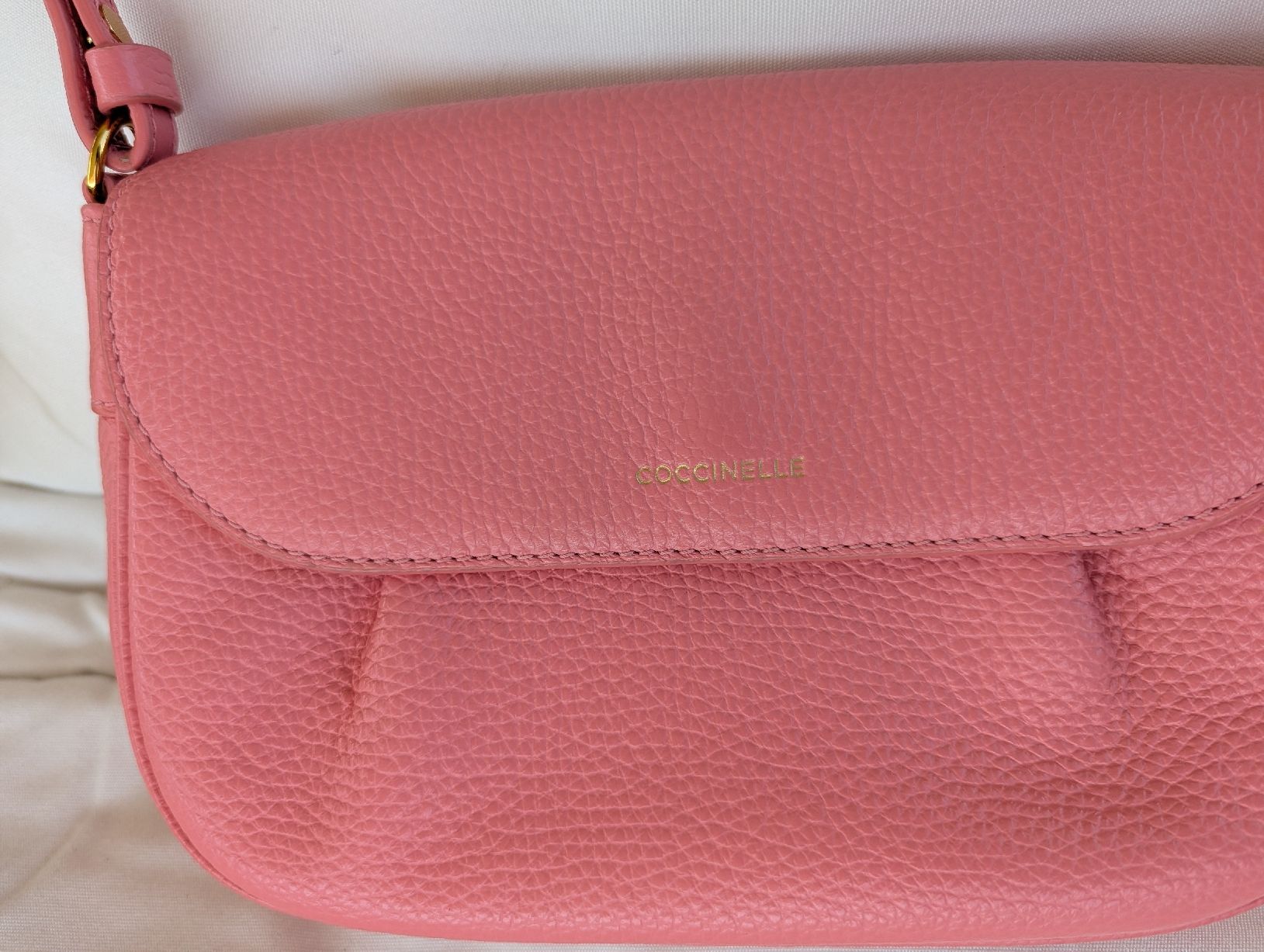 Coccinelle Borse da donna: Umhaengetasche Coccinelle pink Leder – Usato da Seengen venduto da sam_x5tk 2