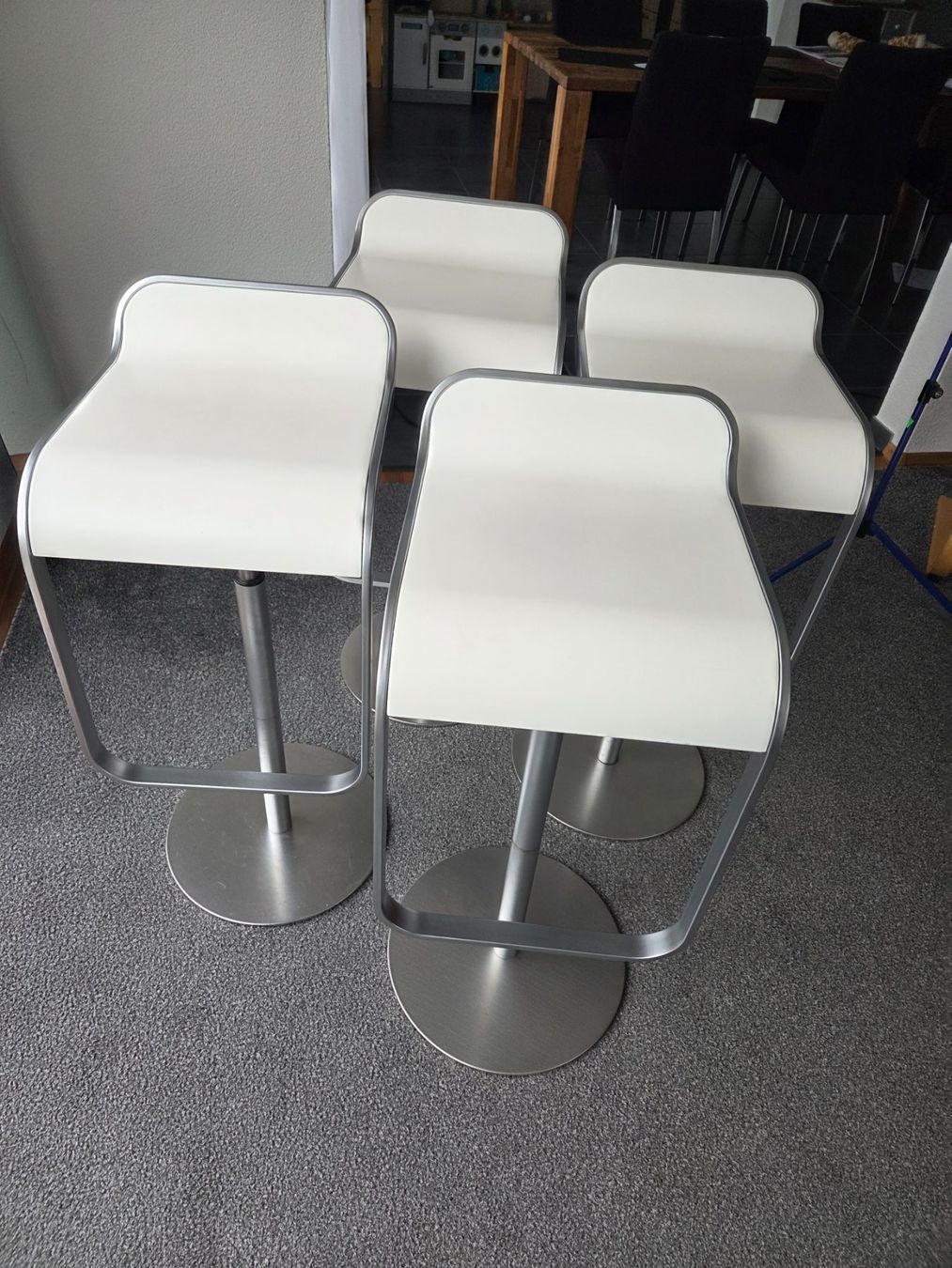 Lapalma Sgabelli: 4er Set Lapalma Designerhocker weiss – Usato da Marbach SG venduto da safemaster777 1