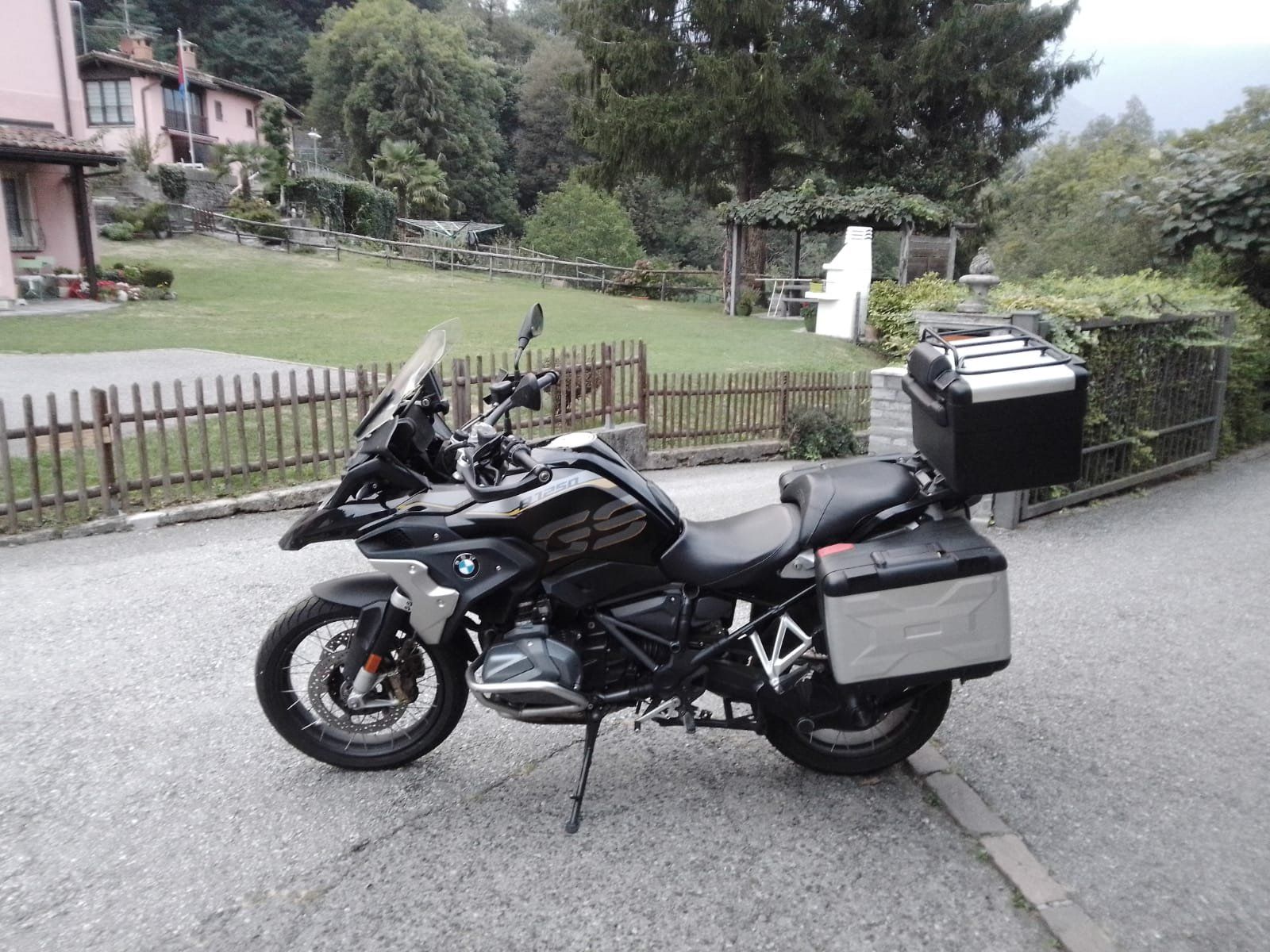 BMW Touring: BMW R1250 GS – Usato da Pura venduto da andyredrossi 1
