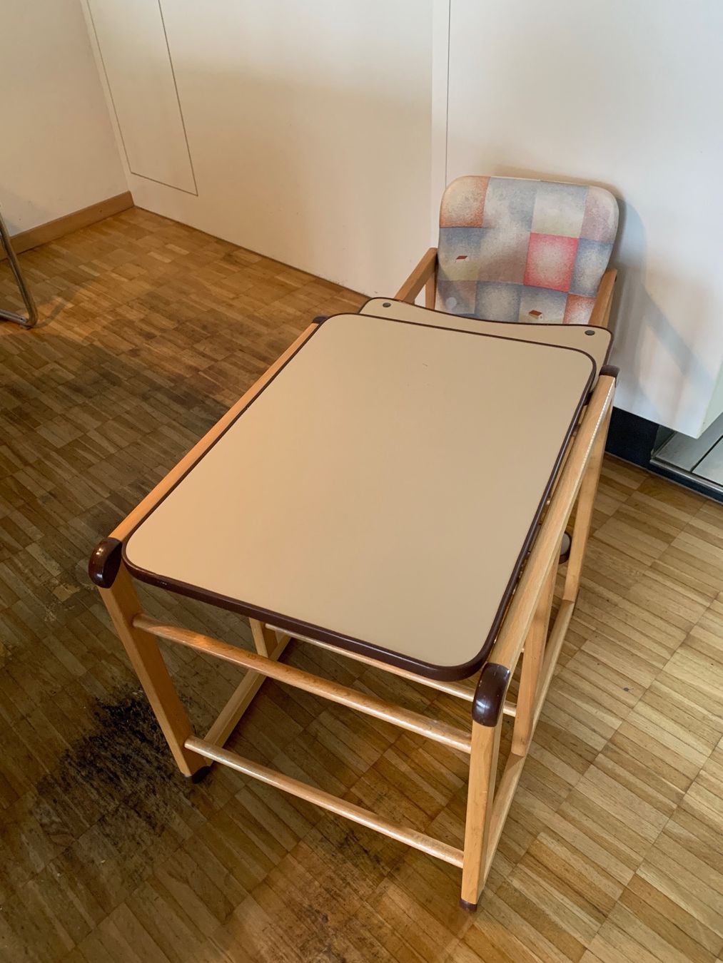 Hochstühle: Kinderstuhl / Hochstuhl mit Tisch – Gebraucht aus Edlibach von RUW19 1