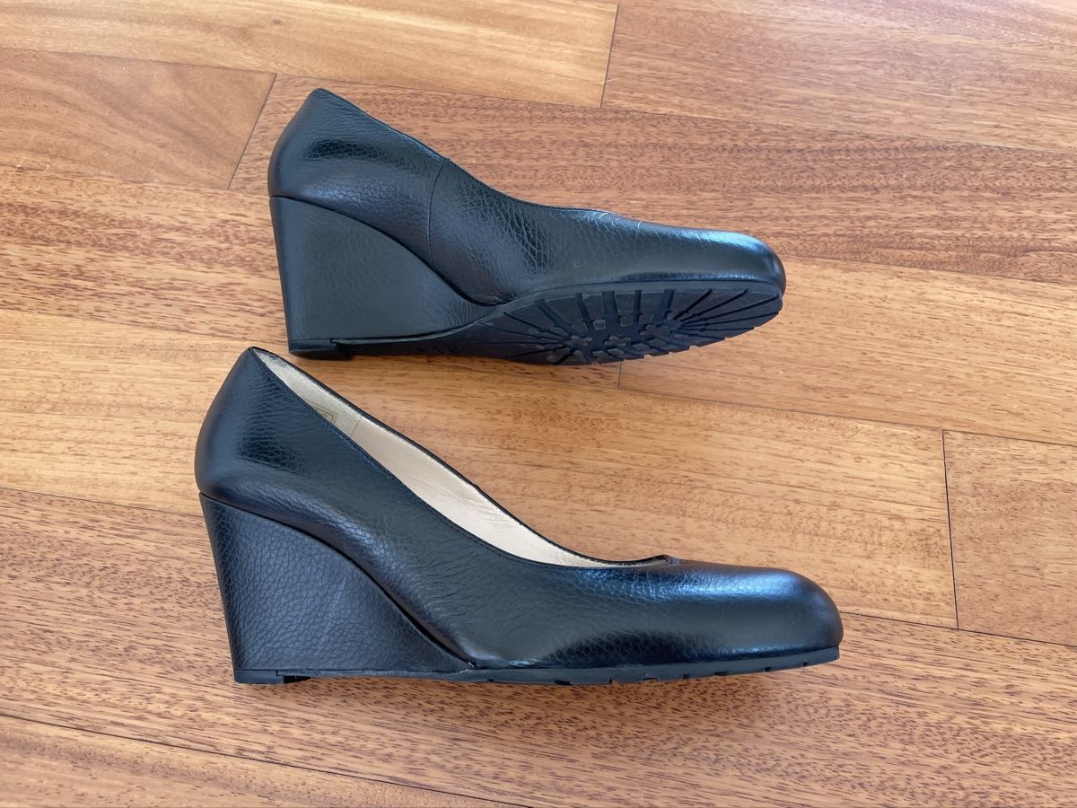 Scarpe da donna: Black leather wedges L.K. Bennett, Gr. 38 – Nuovo (secondo la descrizione) da Küsnacht ZH venduto da Zubli