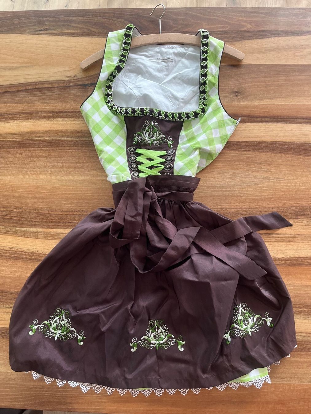 Vestiti: Dirndl grün kariert mit weisser Bluse: Grösse XS oder 34 – Usato da Heitenried venduto da WMBBS3 1