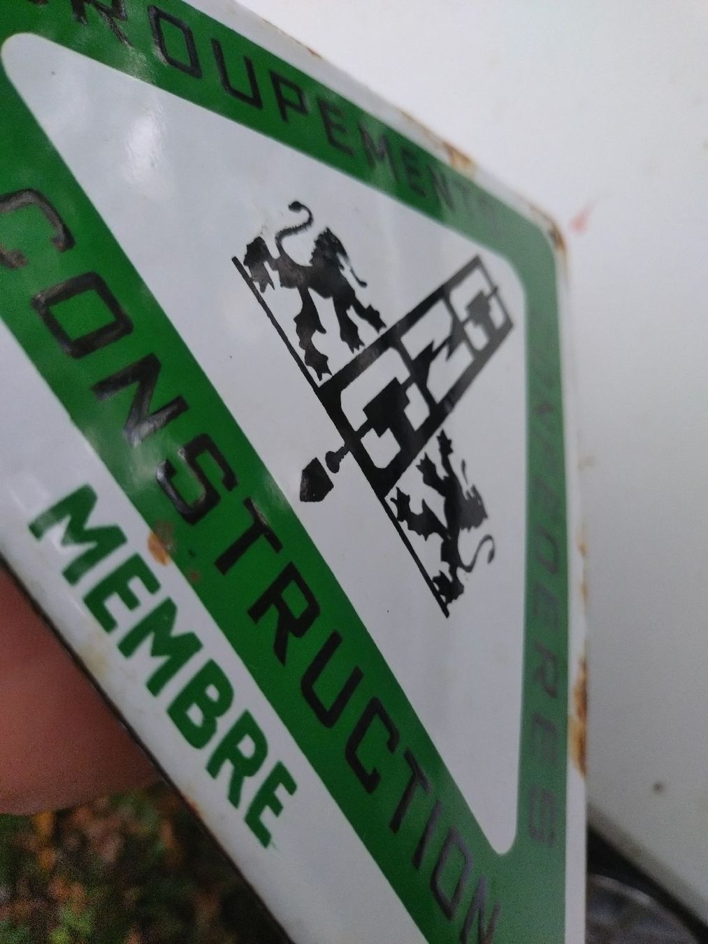 SBB/CFF/FFS Insegne: Plaque Émaillée Groupements Confédérés de la Construction – Usato da Farvagny-le-Grand venduto da LaCaverne 7