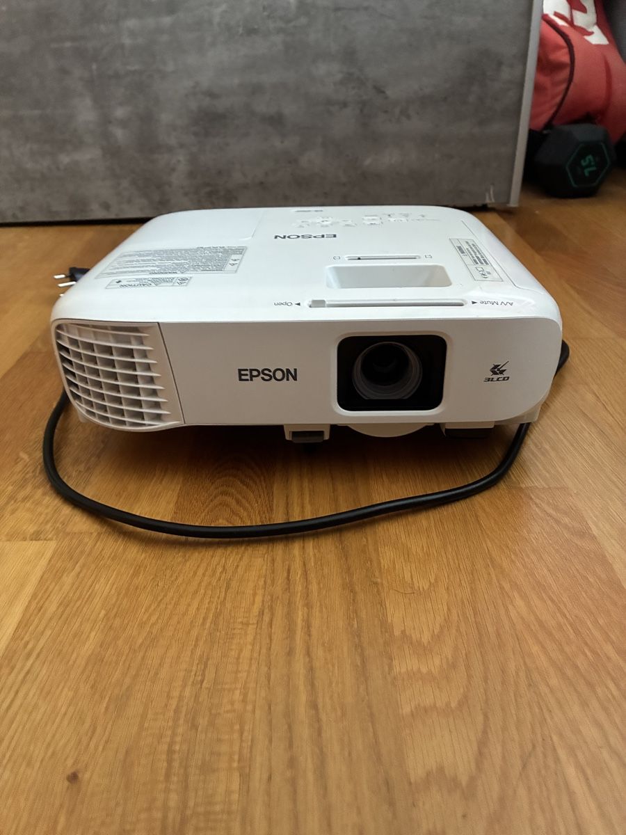Epson Proiettori: Epson EB-992F Beamer / Projektor – Usato da Herisau venduto da pav_57g8 1