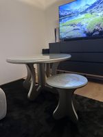 Elegantes Tisch-Set aus Holz mit Glasplatte – 2 Tische