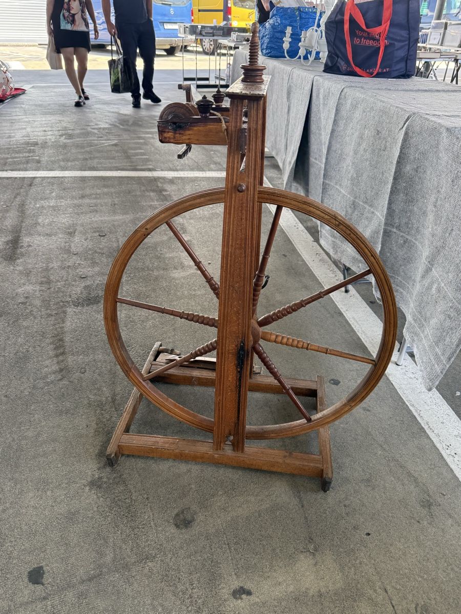 Spinnräder: Antikes Spinnrad mit Zubehör – Gebraucht aus Oeschgen von Wernsli 2