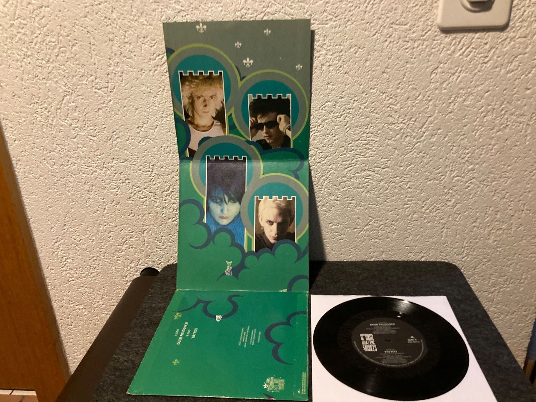 Dischi in vinile: Siouxsie And The Banshees - Dear Prudence – Usato da Fribourg venduto da Karushi 2