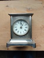Alte Antike kleine Standuhr