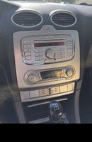 Voiture Ford Focus gris argent état correct berline