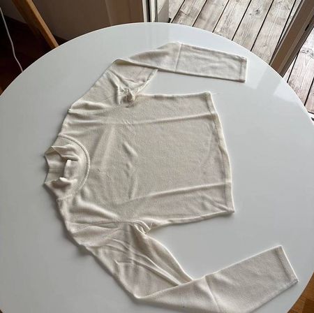 Crop-top à manches longues blanc (Urban Outfitters)