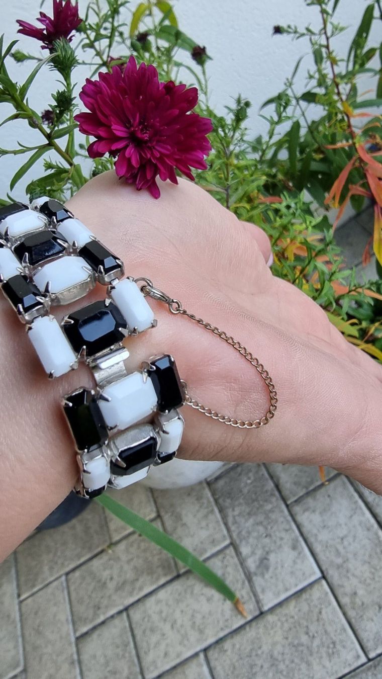Bracciali & Braccialetti: Armband mit Verschluss -242 – Usato da Wald ZH venduto da Martin79 1