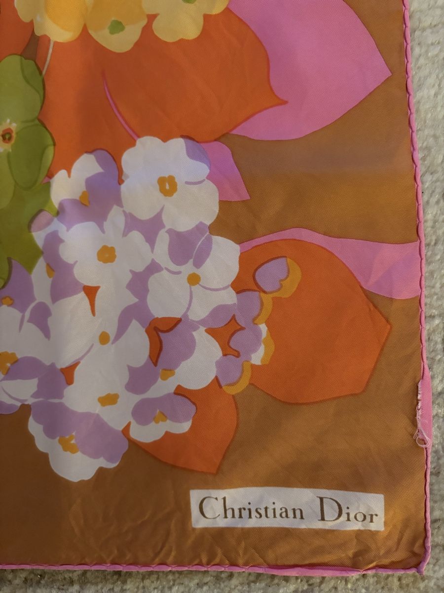 Dior Foulards, Tücher & Schals: Christian Dior Seidentuch, Vintage Blumenmuster – Gebraucht aus Zürich von wei_8n2l 5