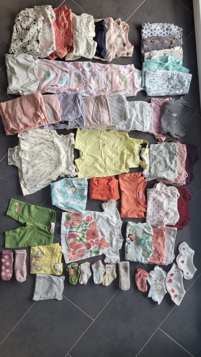 Lotti & Set di vestiti: Lot vêtements bébé – Usato da Collombey venduto da Ollyworks