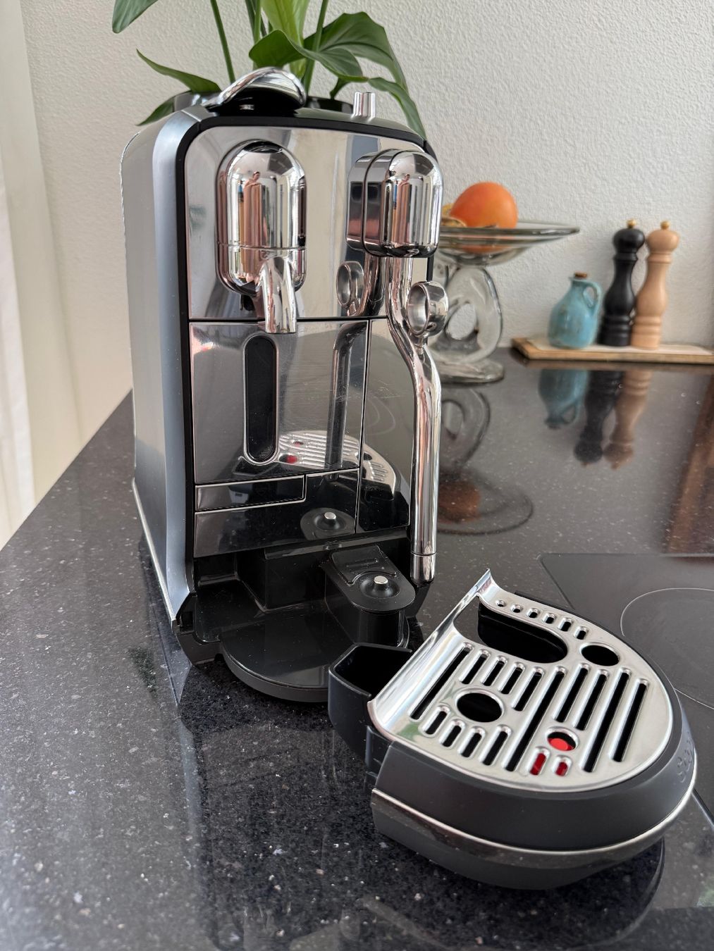 Nespresso Machines à café & Machines à expresso: Nesspresso Creatista Plus Kaffemaschine – D'occasion à Winterthur par tim_cl8x 7