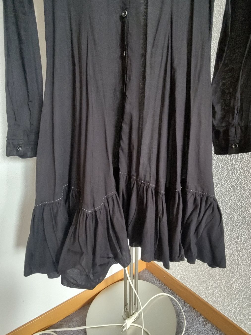Girbaud Vestiti: Marithè & Francois Girbaud Kleid mit Volant schwarz Gr. XS – Usato da Arbon venduto da Franca1979 3