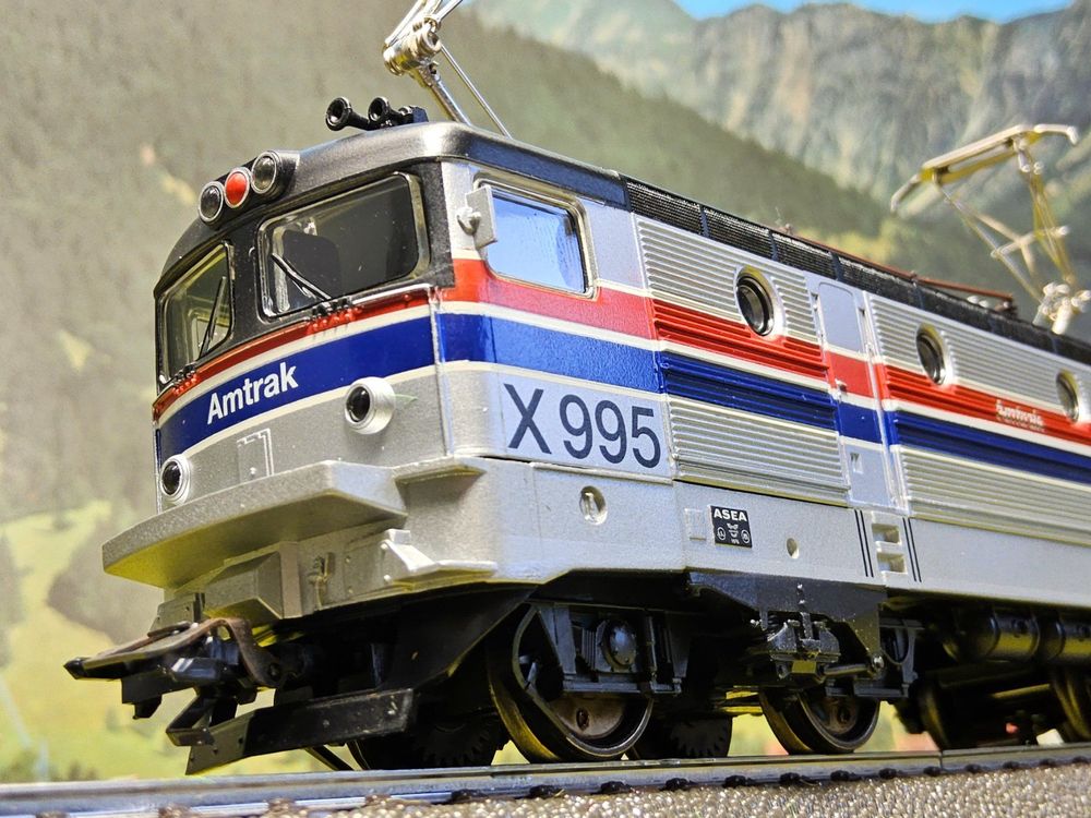 Märklin 83341 __ USA AMTRAK Lokomotive BR X995 delta digital (Defekt ...