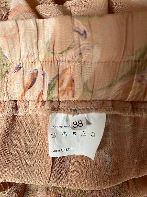 Gonne: Rock / Sommerrock / Blumenmuster / Pastel / Gr. 38 – Usato da Hünibach venduto da s.leptir 4
