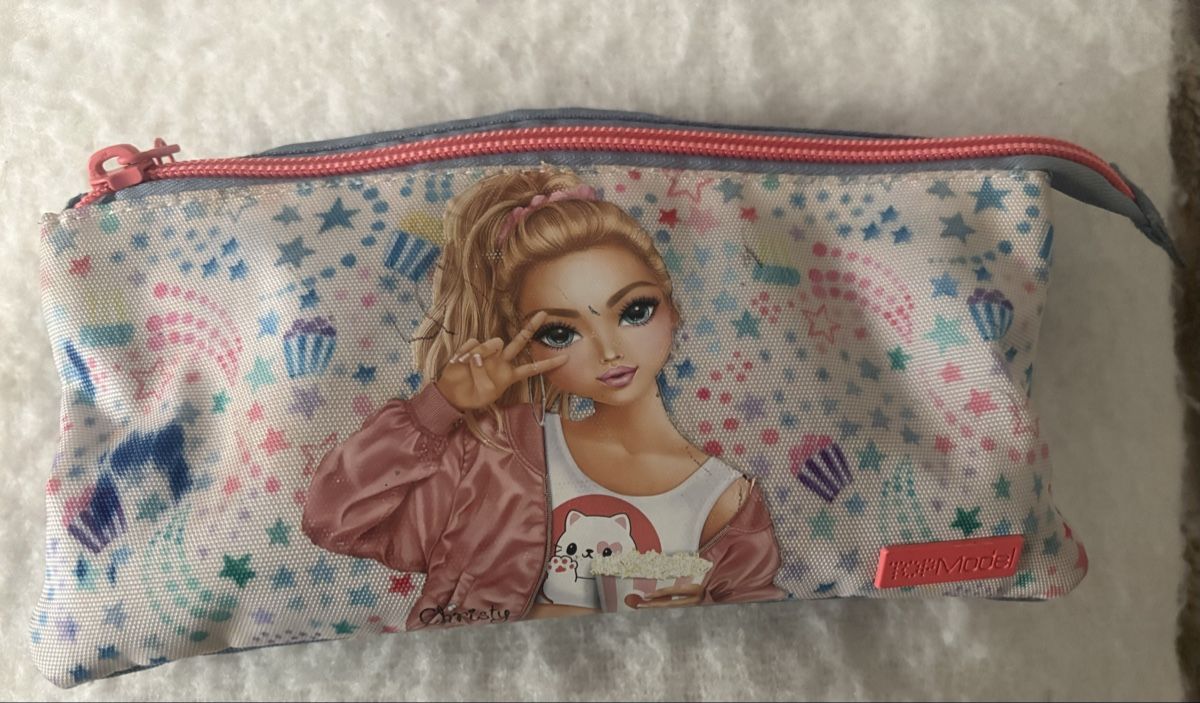 Plumiers: Etui – D'occasion à Dübendorf par ann_f7mq