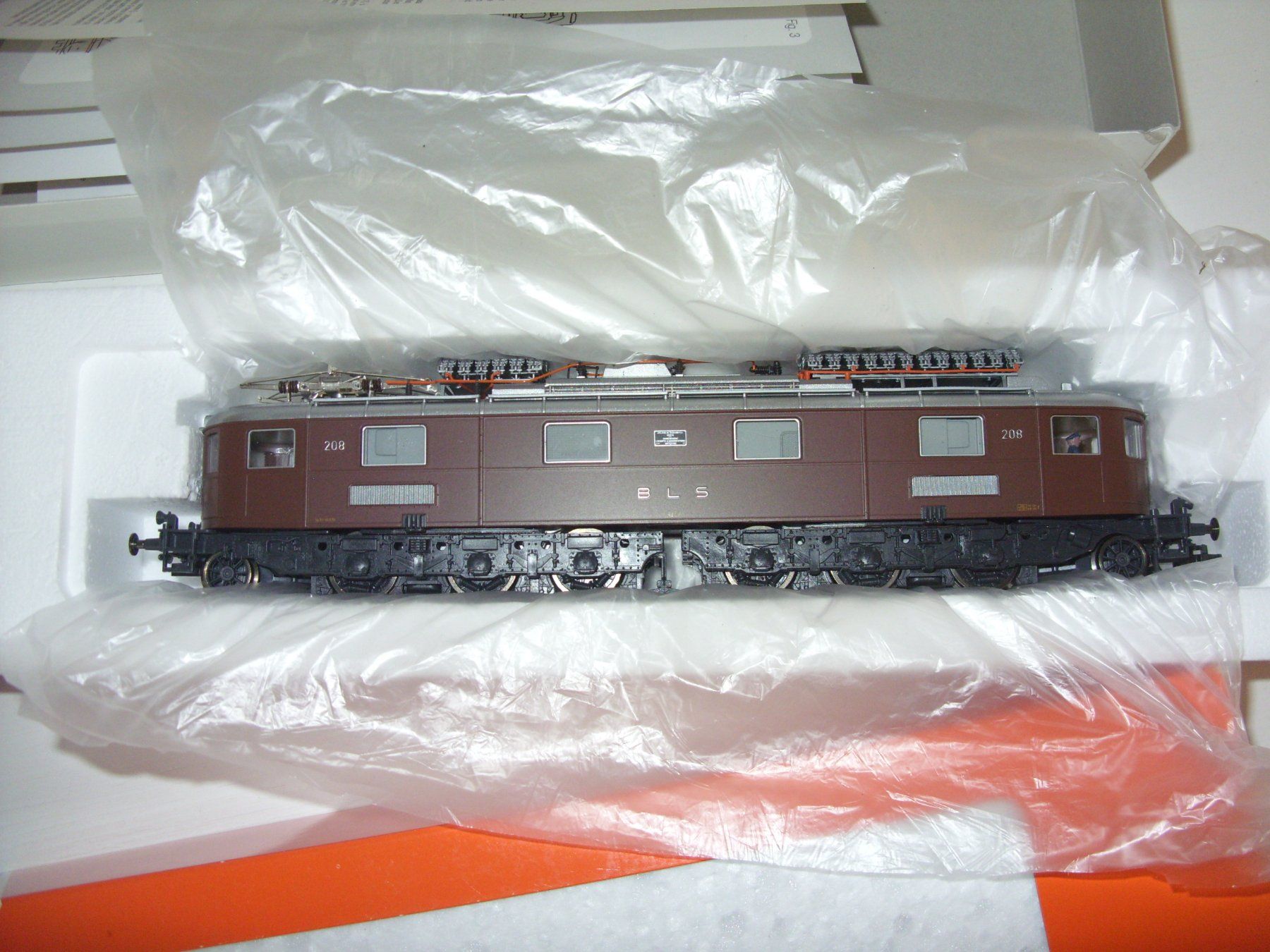 Roco Modelleisenbahnen: Roco  H0  BLS Ae6/8 DC analog – Neu (gemäss Beschreibung) aus Untersiggenthal von gum_25sc 5