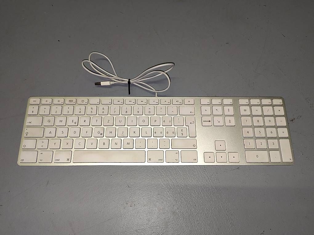 Apple Claviers: Apple Tastatur USB A1243 – D'occasion à Wohlen AG par gnabbr
