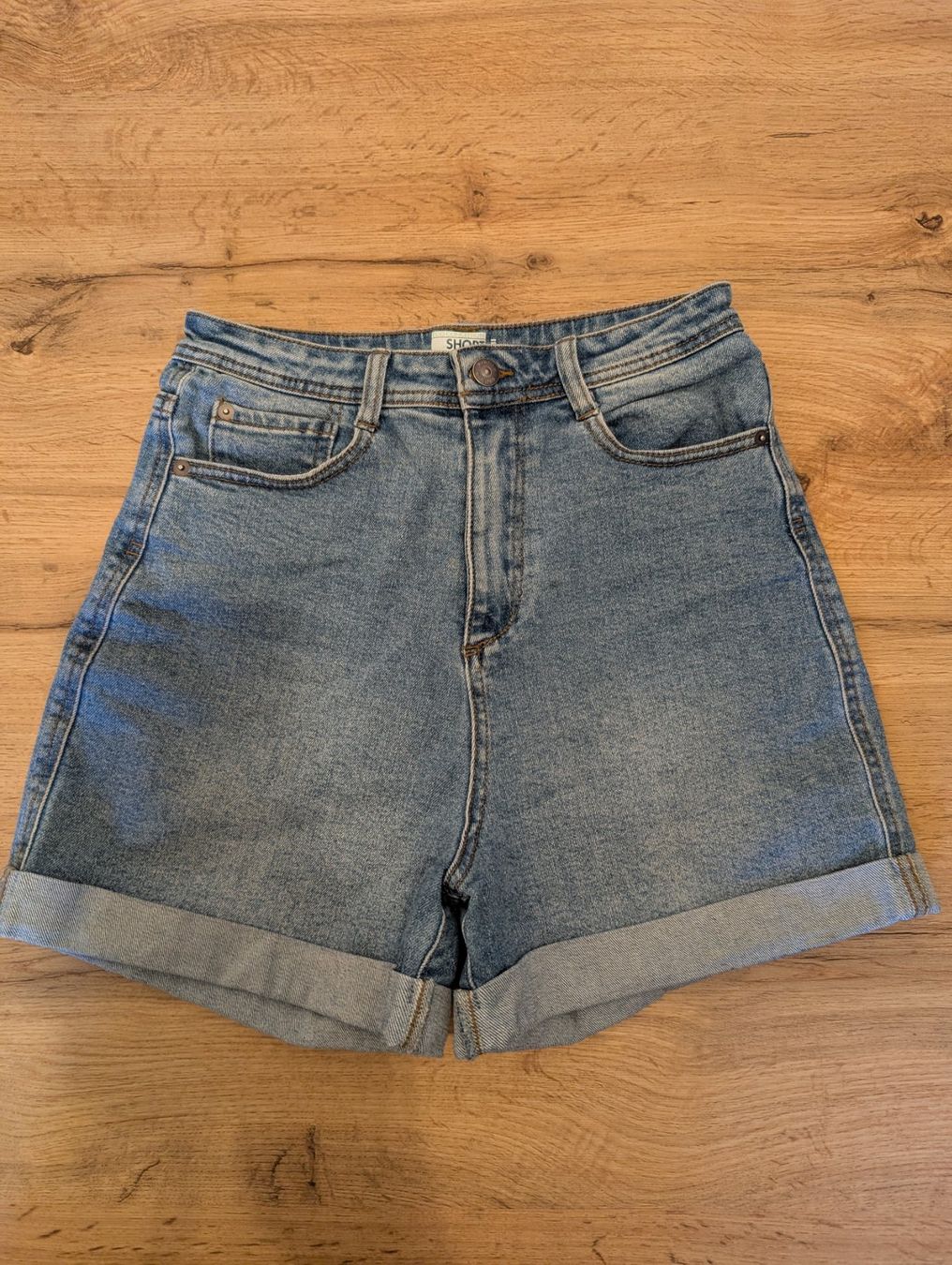 Pantaloni: Short taille haute – Usato da Fully venduto da Pelouche