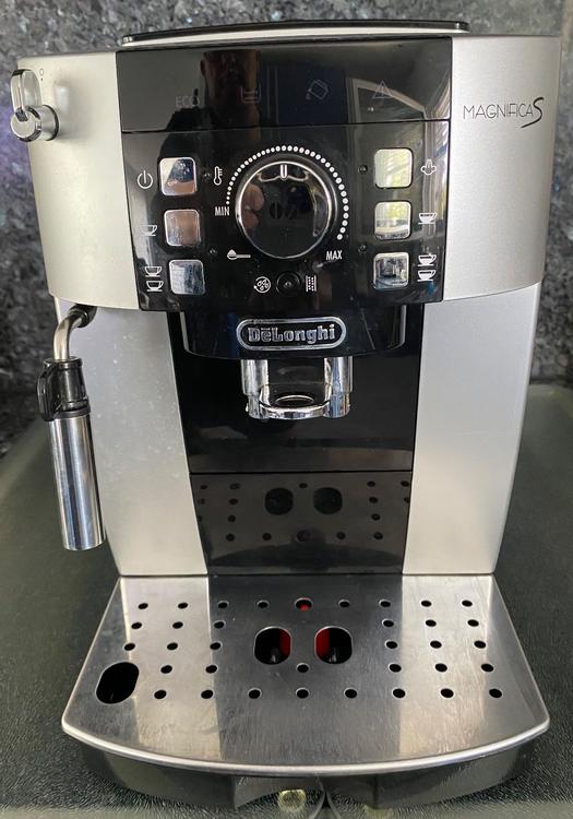 Kaffeemaschine DeLonghi Magnifica S Acheter sur Ricardo