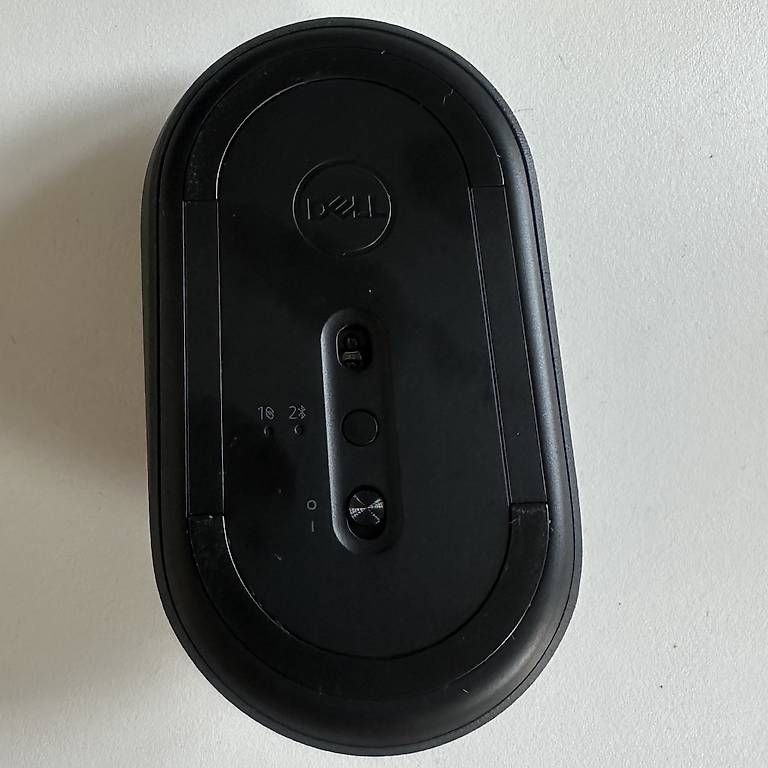 Dell Mouse: Souris Dell sans fil - NEUVE – Nuovo e nell'imballaggio originale da La Chaux-de-fonds venduto da ccjp 2