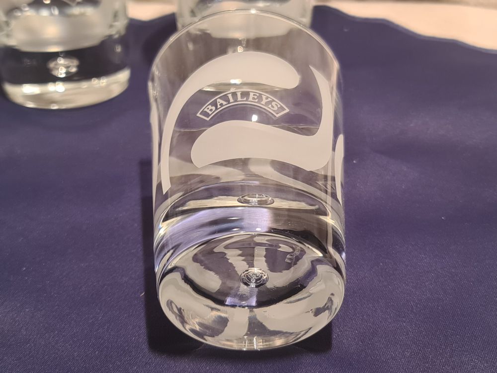 Wunderschne Baileys Glser Schwarz Ebenbild