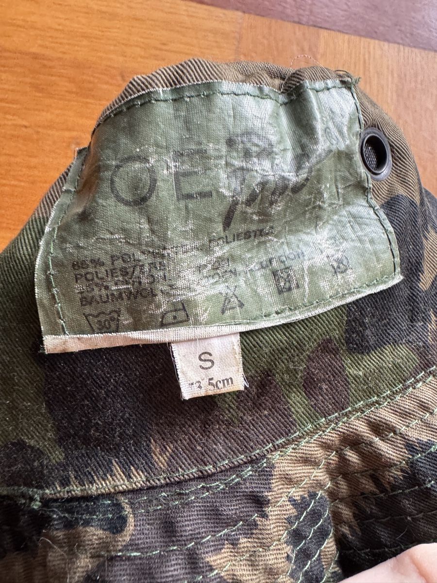 Schweizer Armee Copricapi, berretti & cappellini: Militär Jungle hat – Usato da Grindelwald venduto da yoloflip45 1