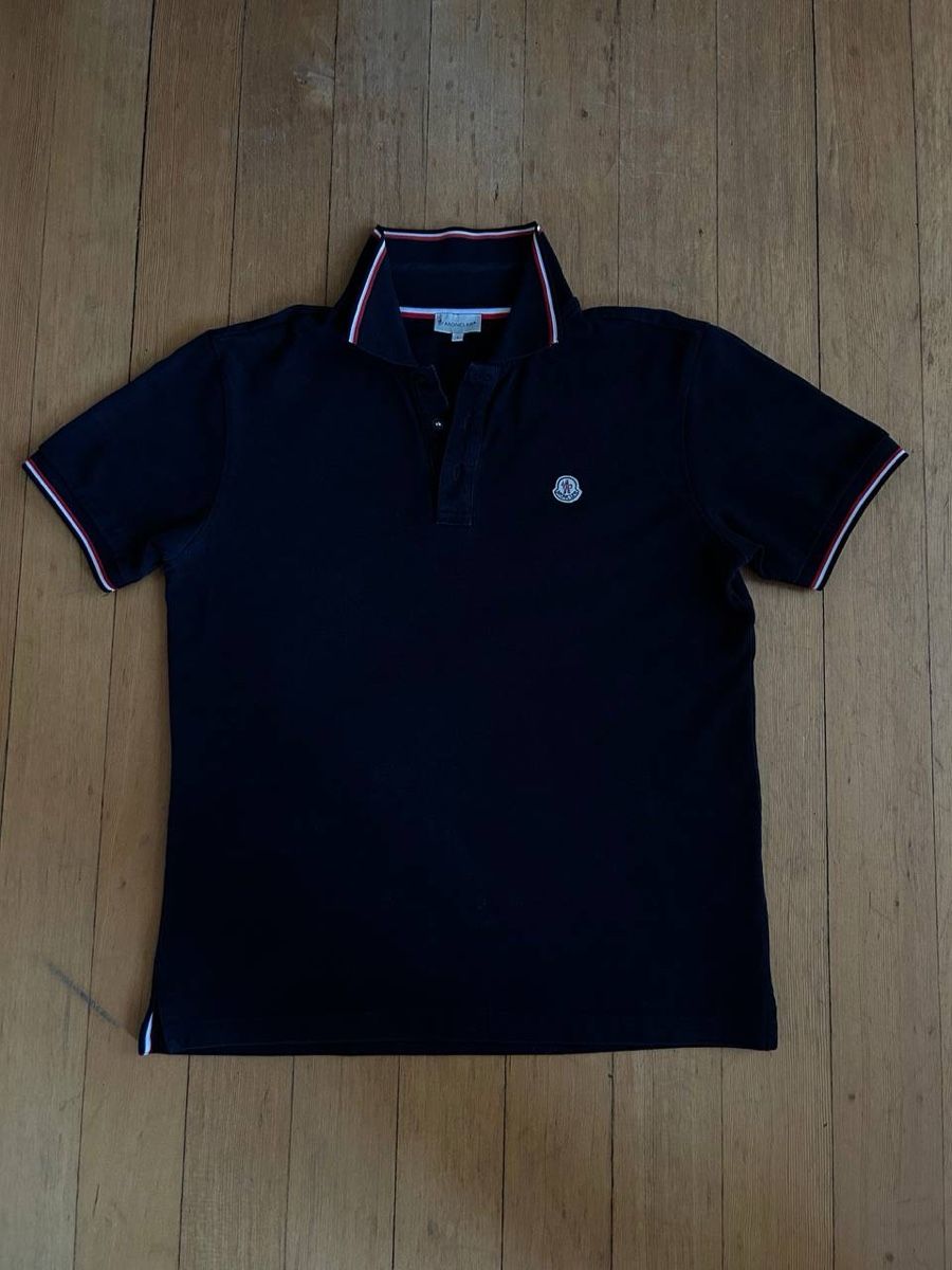 Moncler Magliette Polo: Polo Shirt Moncler – Nuovo (secondo la descrizione) da Bern venduto da Skandez