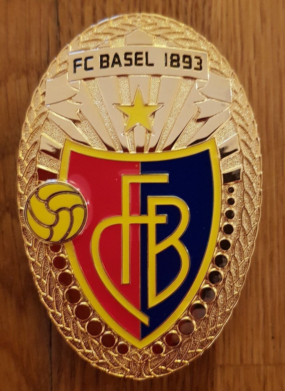 FC Basel Placchette & Badge: FC Basel Autoemblem – Nuovo (secondo la descrizione) da Emmenbrücke venduto da Herzog07 3