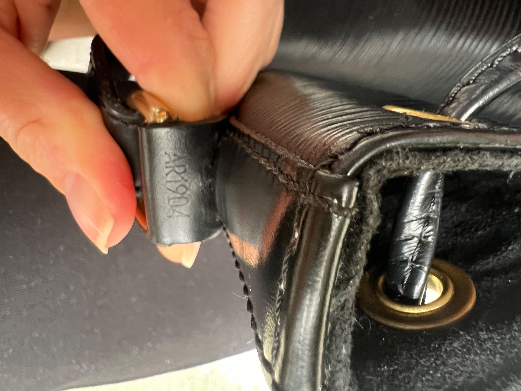 Louis Vuitton Borse da donna: Louis Vuitton NéoNoé Leder schwarz – Usato da Dübendorf venduto da fadrinli 5