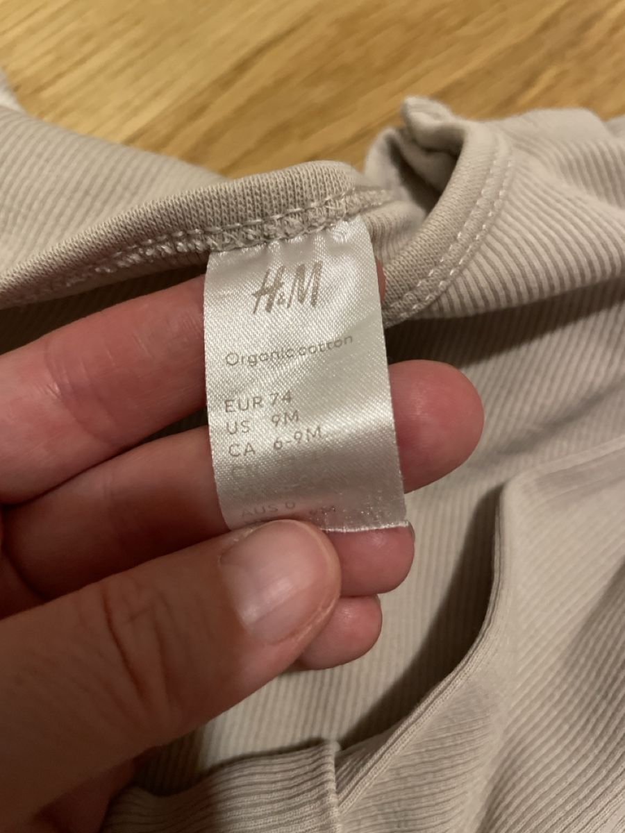 H&M Lotti & Set di vestiti: 2 Body langarm, Gr.74-80 – Usato da Chur venduto da ves_y5xm 1