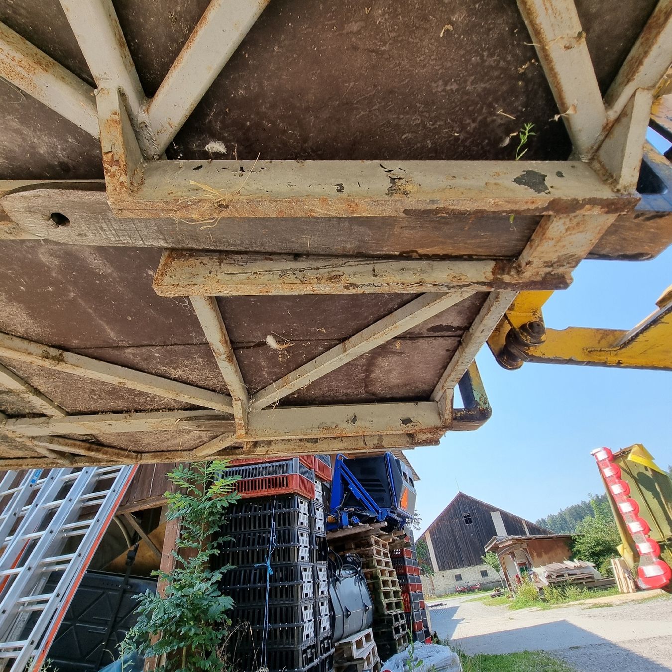 Rimorchi: Gebrauchte Viehverladestation, Transportplattform – Usato da Hofstetten ZH venduto da neebu 7