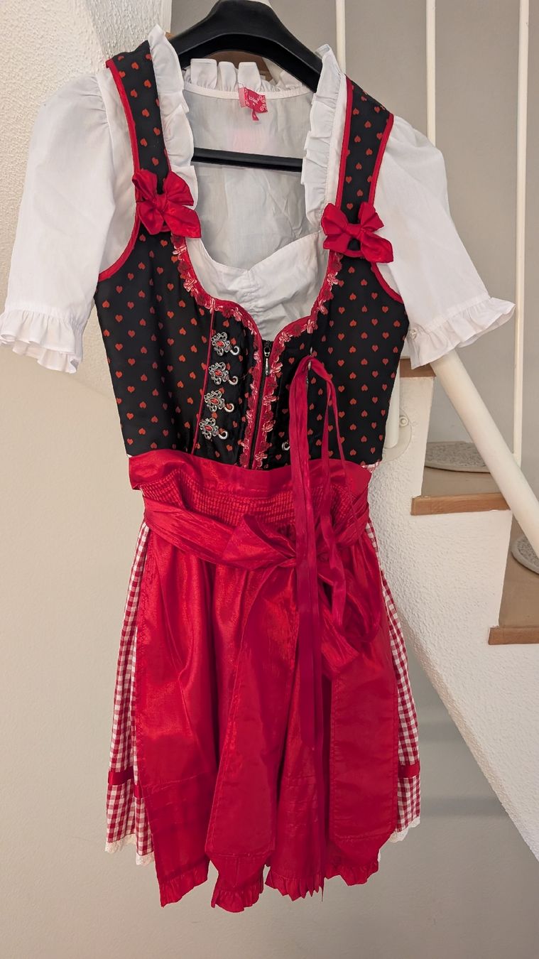 Krüger Robes: Krüger Madl Dirndl Grösse 38  – D'occasion à Hedingen par Lady_206