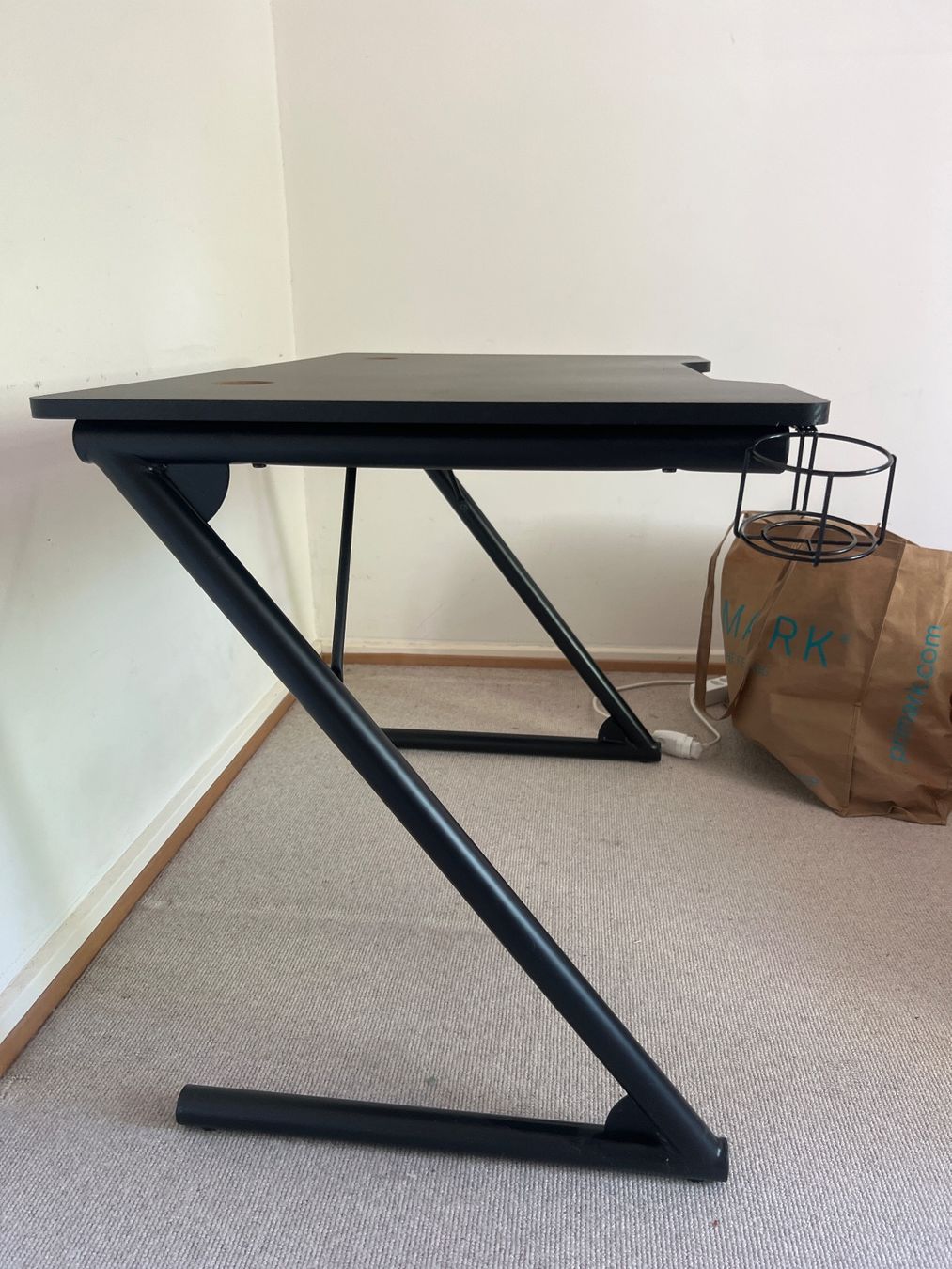 Micasa Tische: Verkaufe Gaming-Tisch – Gebraucht aus Basel von nad_m5bh 2