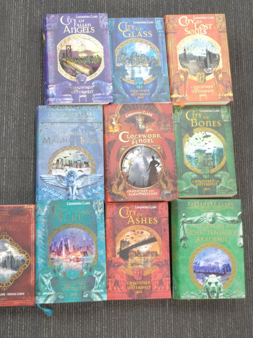 Libri: Cassandra Clare Schattenjäger - 10 Bücher Set – Usato da Volketswil venduto da brockipfannenstil 2