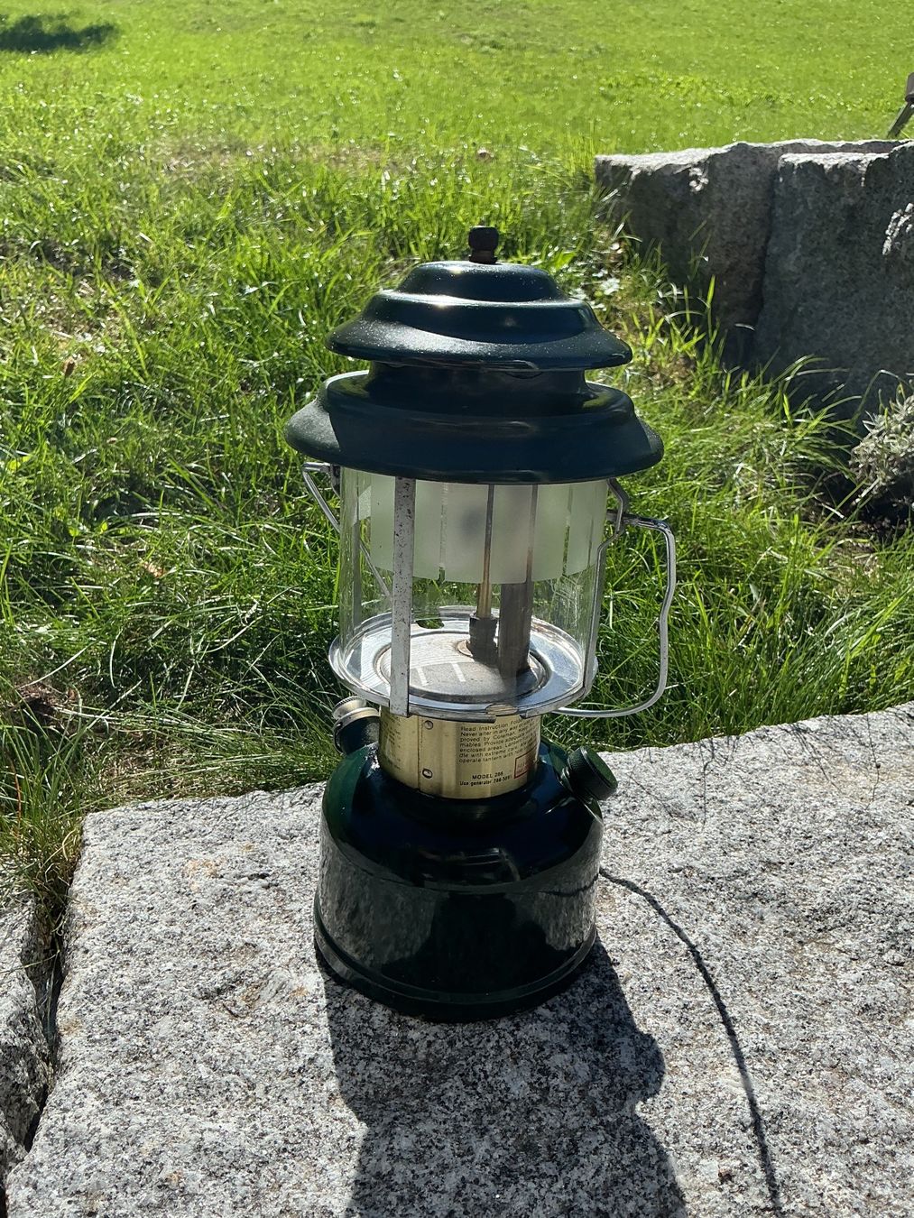 Coleman Lampade & Luci: Benzinlampe / Starklichtlampe – Usato da Holderbank SO venduto da Eis.am.Stiel 2